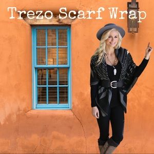 NWOT Trezo Grey/Black Reversible Shawl Wrap